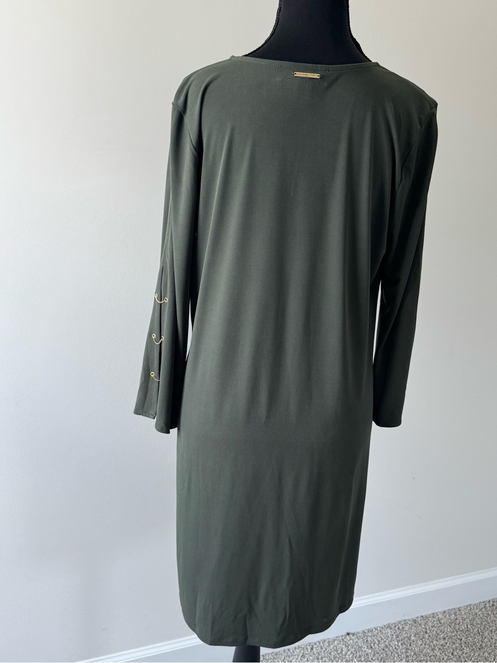 Michael Kors Olive Green Shift Dress M Gold Chain Sleeve V-Neck Knee Length - Picture 6 of 11